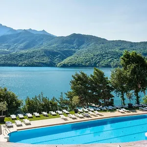 https://lecrin-du-lac.fr-provencehotel.com
